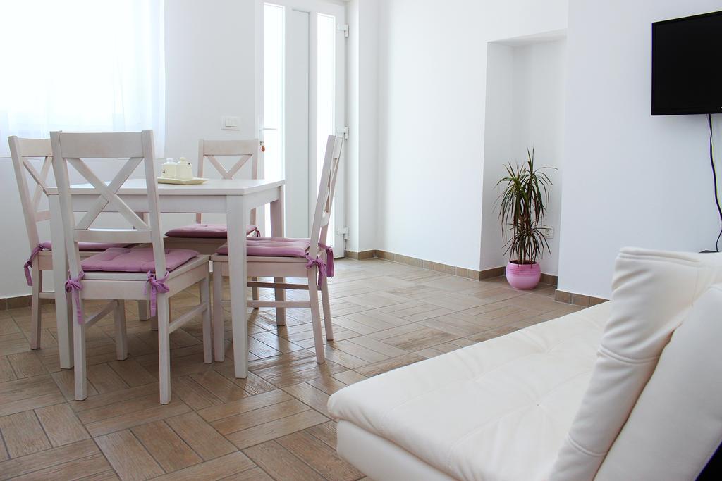 Apartments Palma Šibenik Стая снимка